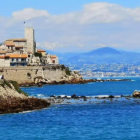 Marina Old Town شقة أنتيب